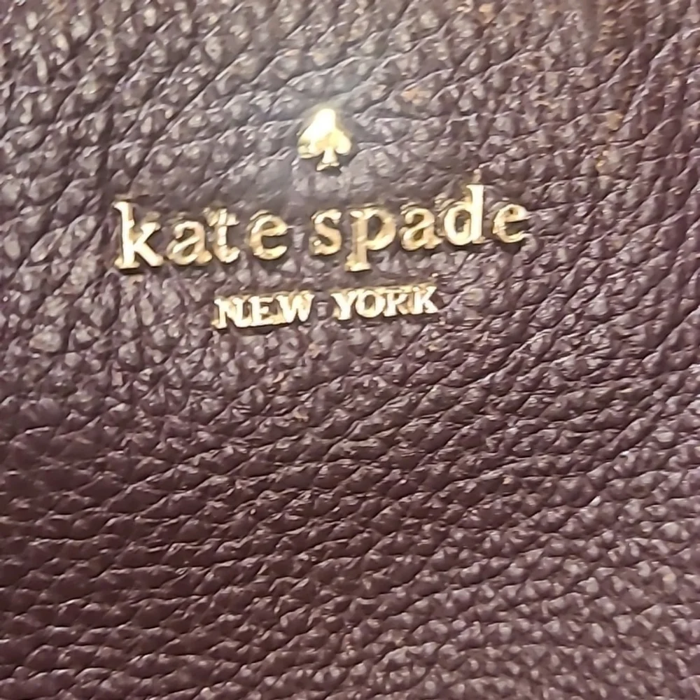 Kate Spade Jackson Leather Triple Gusset Crossbody & adj Strap. In GUC. (#1141)